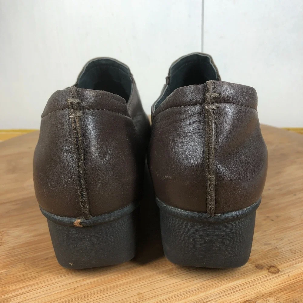 Dansko lynn Womens size 39 shoes brown leather slip on wedge comfort clogs